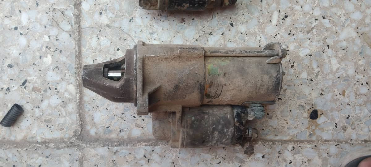 سلام عليكم غراض افيو للبيع
كير افيو بي بس الثالث يفلت 
جويتر افيو ع الفحص شرط 
دبت راديتر افيو مال كصه 
سلف مال افيو شغال ع الفحص بس بي صوت 
سلف مال اوبتره مال كصه جبته وماصار شرط مال كصه ع الفحص قيم وخذ
مكاني ديوانيه مركز 
***********
