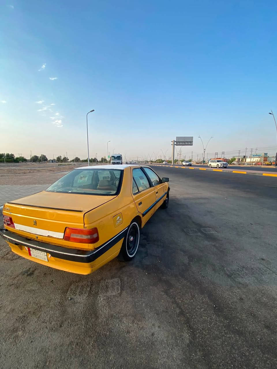 السلام عليكم بيجو 405 لبيع رقم بصره سنويه بعدهي ما منتهيه أكفلك بس اصولية والهيه والغرامات على المشتري السعر 15 وبيه مجال
رقم الهاتف 
***********
