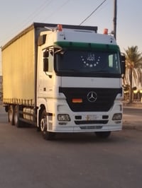 سيارة • موديل ٢٠٠٩ • للبيع