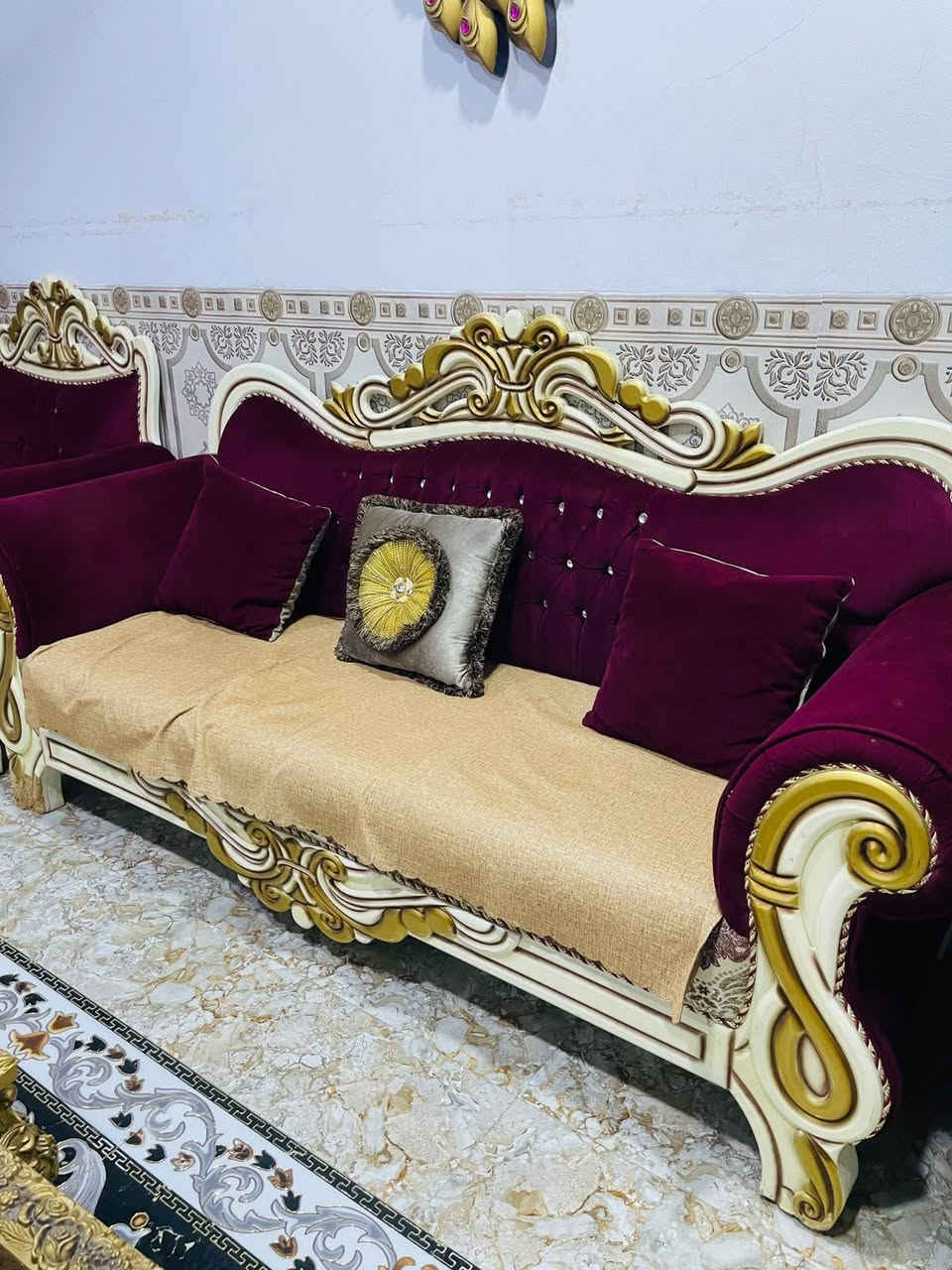 تخم + طبلات + كوشات للبيع السعر ٤٠٠ وبي مجال ***********
