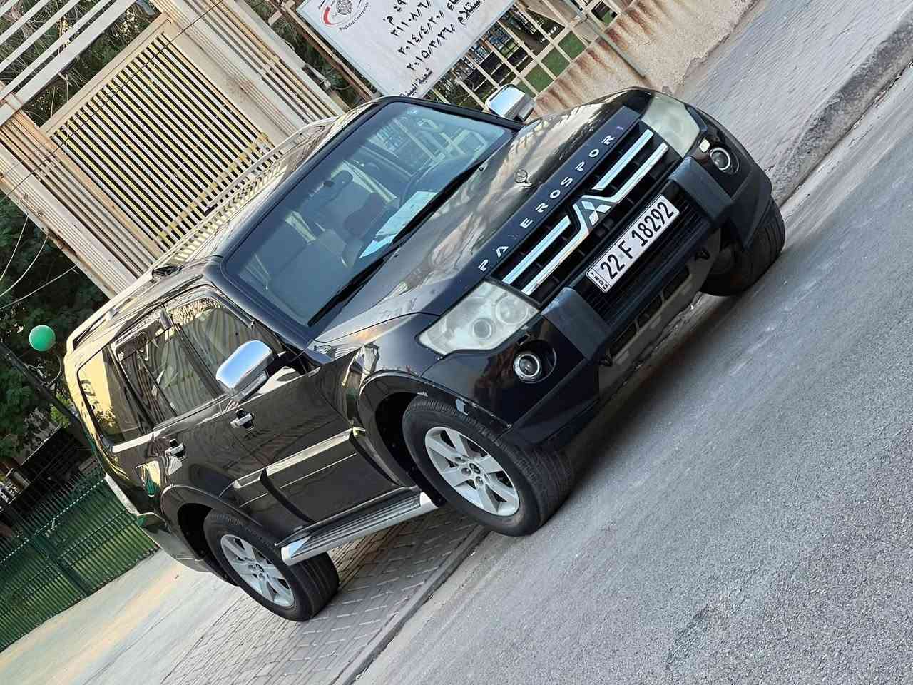 باجيرو خليجية موديل ٢٠٠٨ رقم اربيل سنوية لل ٢٠٢٩ تحويل مباشر سيارة كلش نضيفة استخدام شخصي 

محرك وكير بلاديات ممفتوحات ع وضع الشركة 
حجم المحرك ٣٨٠٠
كير اوتماتيك 
تبريد ٣ قطع
٧ راكب 
فور ويل دفع رباعي 
صدر جديد تخم تاير جدبد السعر 90 بيهة  ***********
 مكاني بغداد
