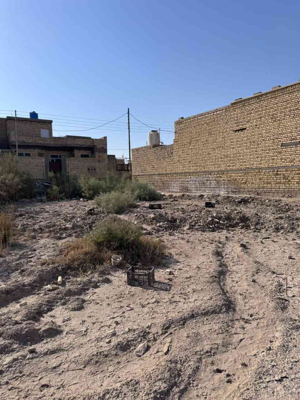 السلام عليكم توجد قطعة أرض للبيع زراعي المكان حي الحكيم بين الفرهه والحسائيه ع حولي مال العلوه مساحة 200 متر السعر 30 وبيه مجال منطقه سكنيه وكل الخدمات الاستفسار *********** امجد للعقار مستعدون لكافة العروض
