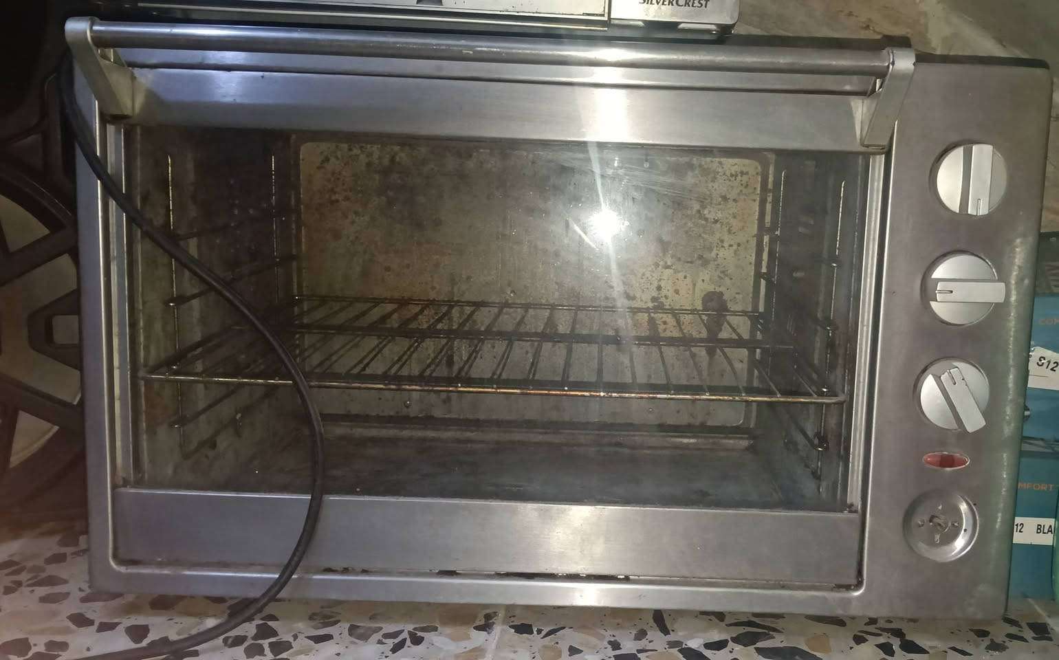 ثلاجة ومجمدة بابين سامسونك 400 وفن 25 وماكرويف 50
بغداد مدينه الصدر الاولى ***********
