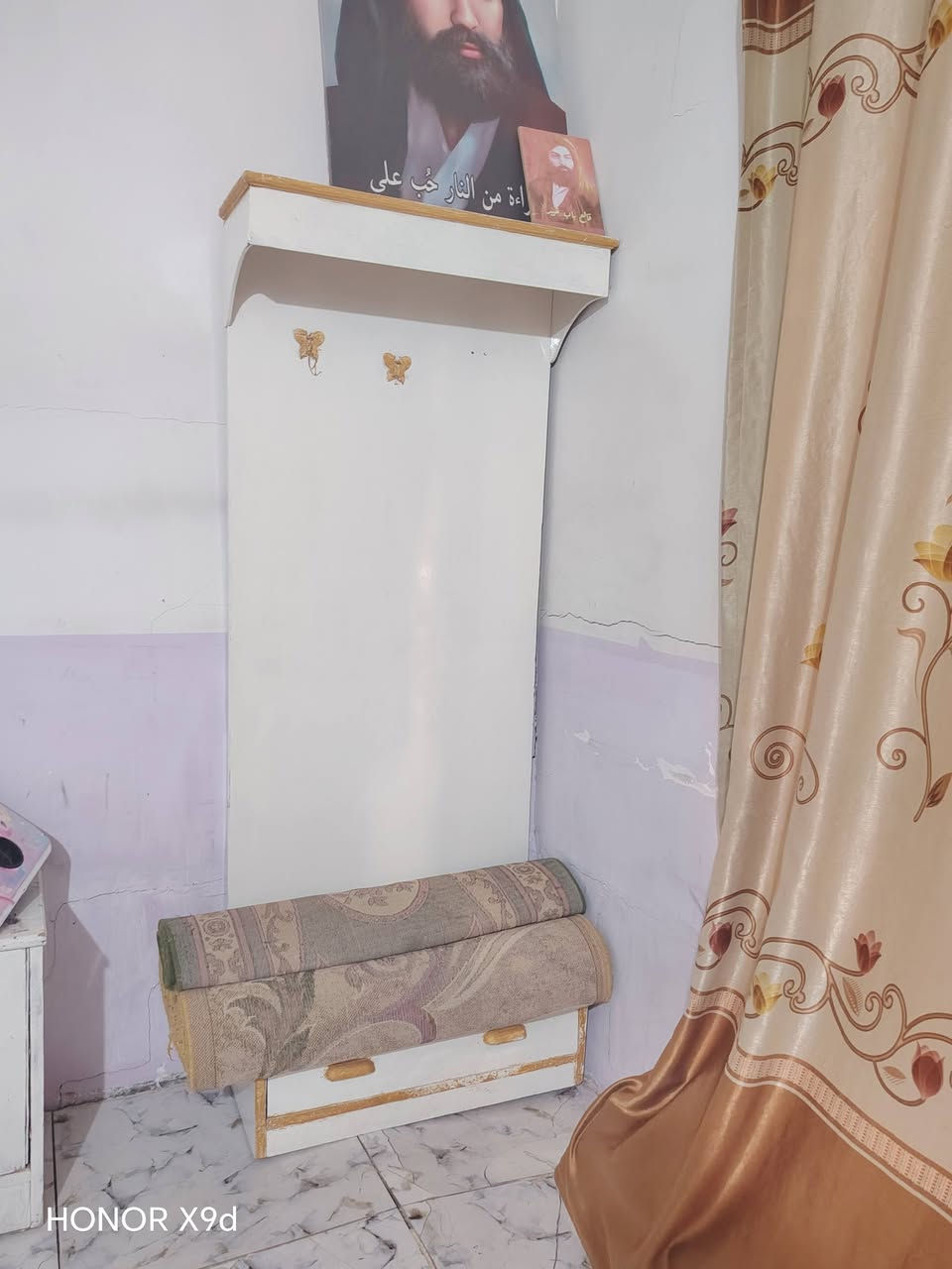 غرفه • مصبوغه ابيض • بيع مستعجل