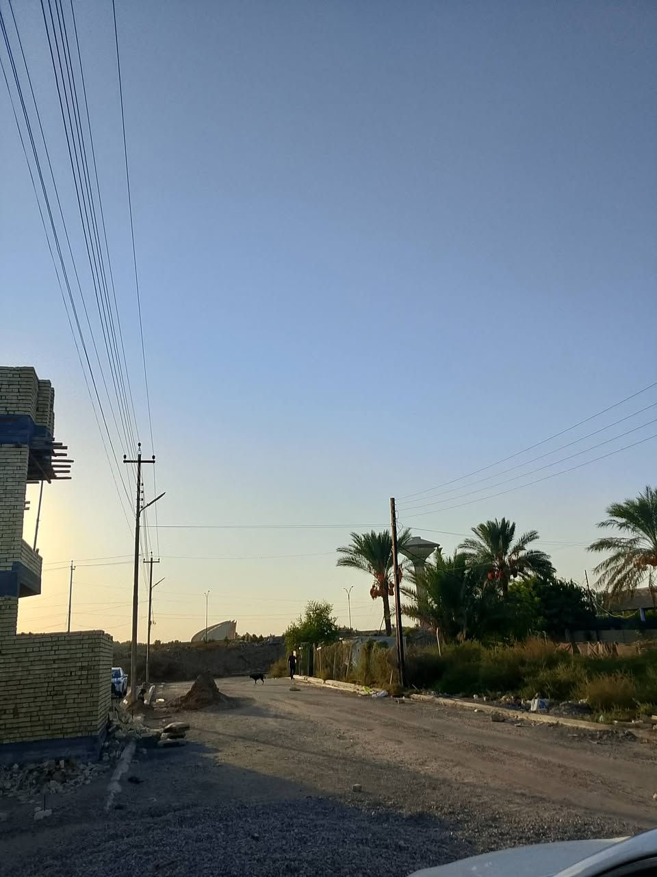 قطعة أرض للبيع 
10*20 م٢ 
ماء كهرباء مجاري تبليط شارع عرض 12 م
جميع الخدمات متوفرة 
حي الحسين (ع) الشارع الثاني 
مقابل جزيرة بغداد السياحة
للتواصل 
***********

