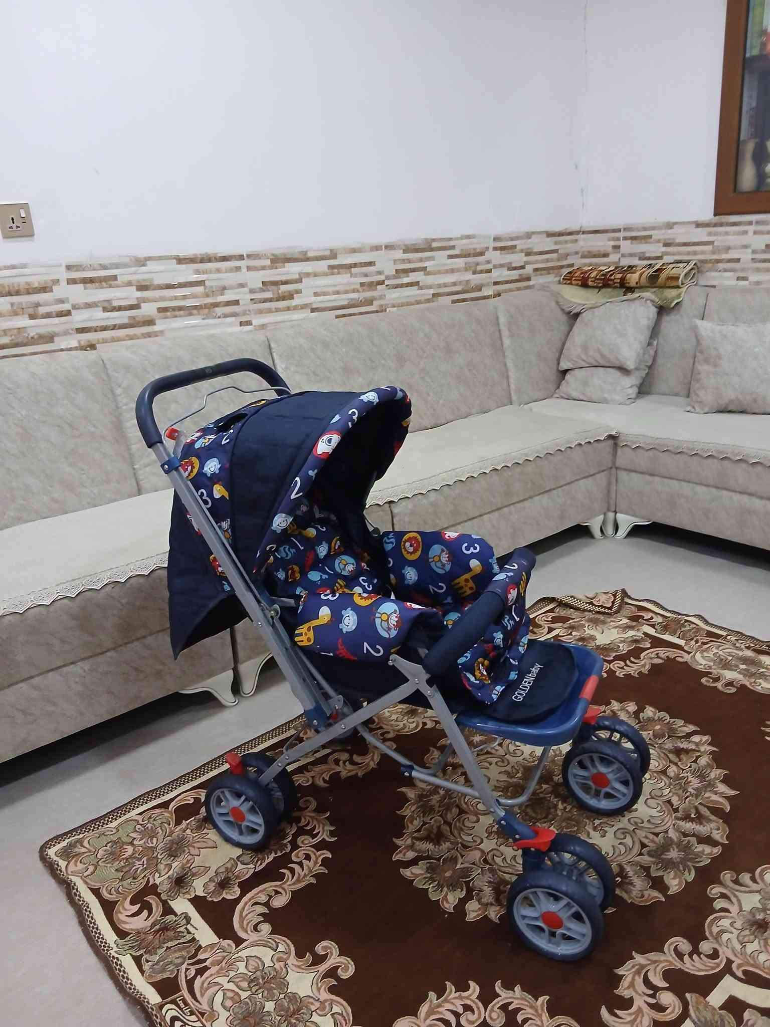 عربة أطفال • جديدة • قابلة للطي