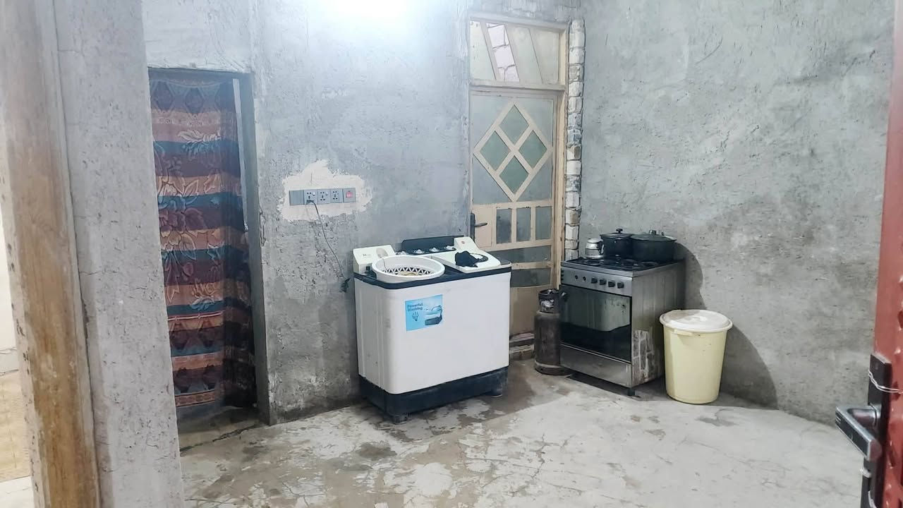 أبو صخير • حي الزهور • ١٨٠م