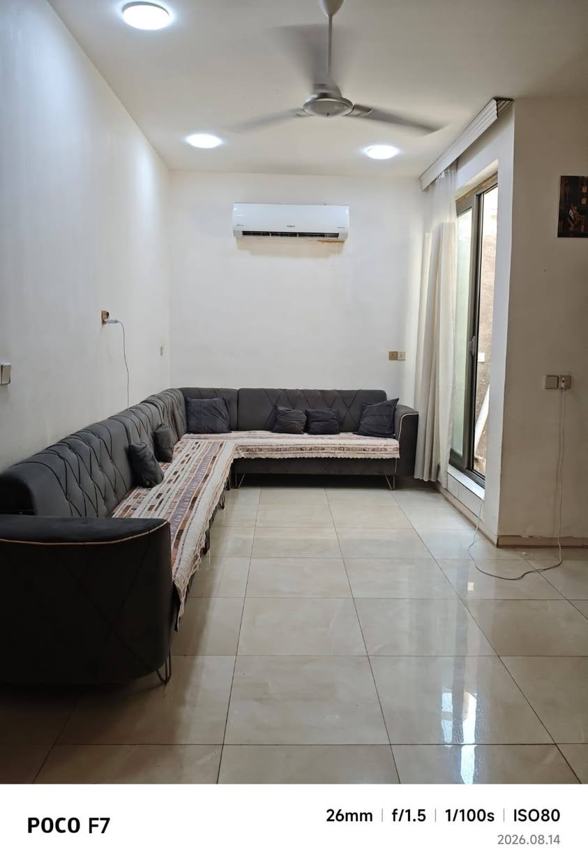 السلام عليكم بيت 150 متر مربع واجه 10 ونزال 15 بيت بناء 2024 رفت بناء درجه اولى طابوك جمهوري صب بم مركزي الكهربائيات السكف بواري الفنار والعقبه المي البواري ايطالي المجاري الامل الشري نضام التعليك  يتكون البيت غرفتين منام وحده ماستر 6*4 والثانيه 3*4 هول جبير صاله 6*5 مطبخ 4*4 حمامات عدد 2 مناور عدد 2 البيت مطلوب اسكان موقع البيت محموديه حي بدر قرب المدرسه الصينيه قيمه البيت 150 مليون من ضمنهن قرض الاسكان بامكان المشتري يحول القرض باسمه باقي من القرض مال اسكان 48 مليون ***********
