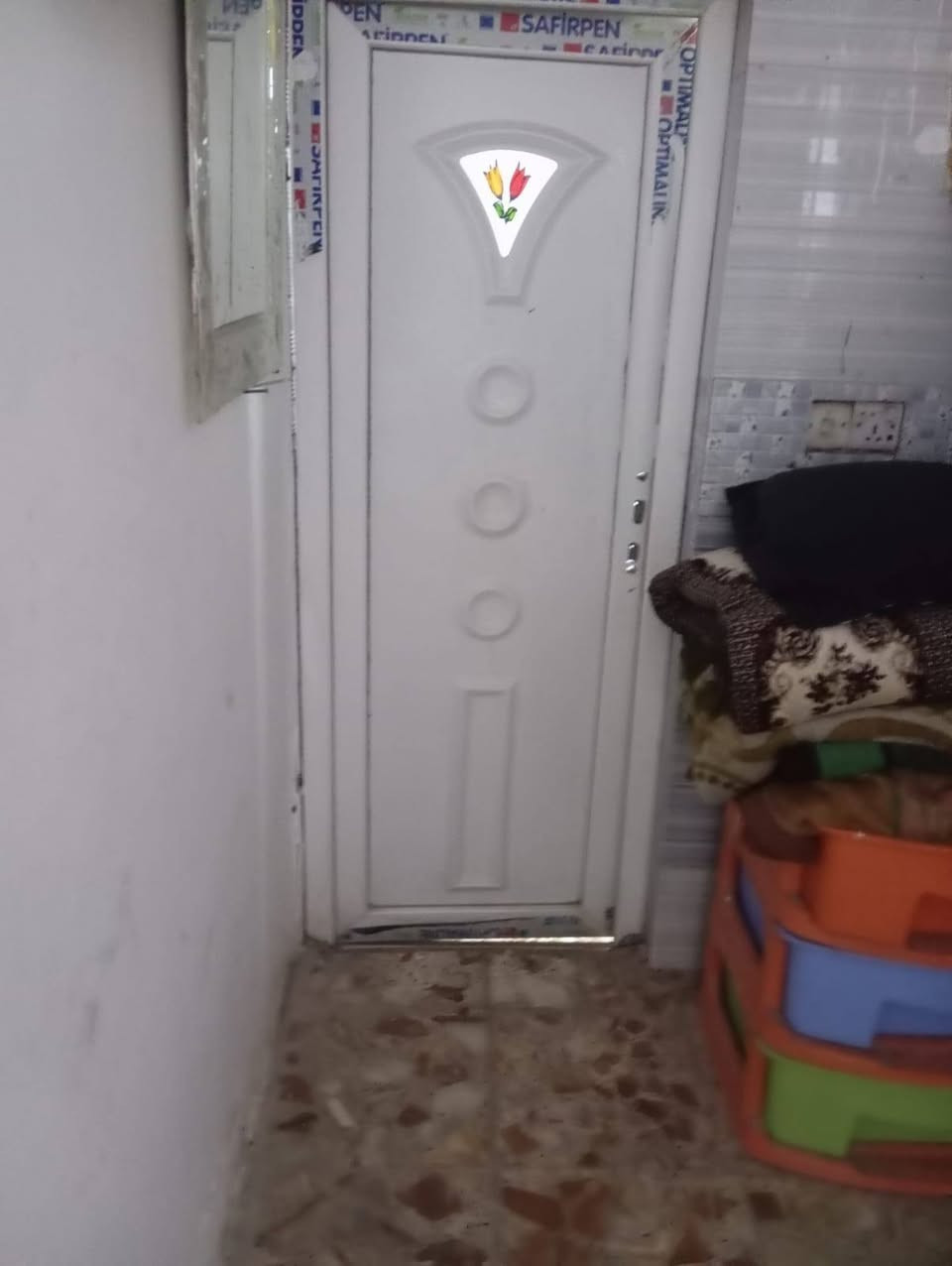السلام عليكم ورحمه الله وبركاته 
بيت للبيع مساحه 500متر بناء 200متر ولباقي قطعة بصف البيت مزروعة نخيل بيت نضيف جدا محتويات البيت غرفتين وهول ومطبخ وستقبال ومجمع صحيات موقع البيت البكرلي الثانيه يم مخبز ليمونه سعر 85وبيه مجال الاستفسار اكثر ***********
