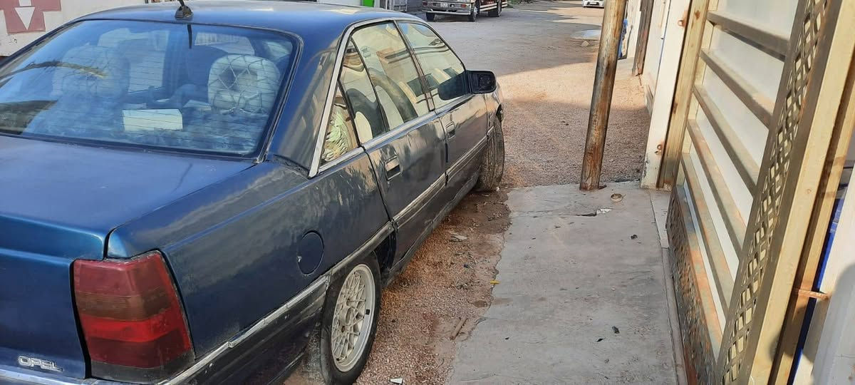 السلام عليكم اوبل لبيع او مراوس
موديل 91 محرك 2000 كير اوتوماتيك محرك وكير خير من الله واحولك ثاني يوم شاشه وسماعات شغاله  عارضه 20$ ورقه وبيها مجال بسيط
للإستفسار:***********
