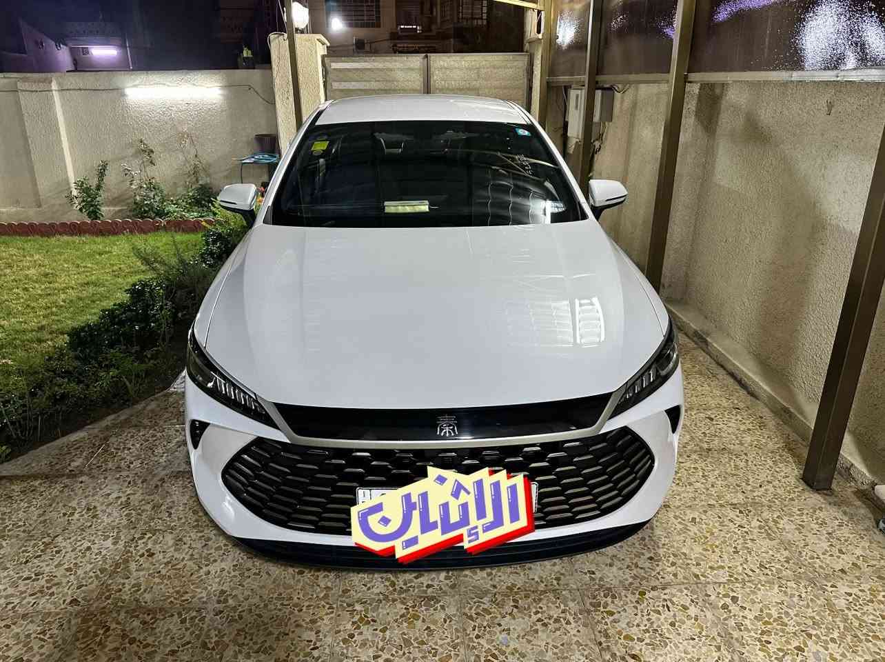 🚗 للبيع فقط | BYD كن بلاس

السلام عليكم ورحمة الله وبركاته 🌹

السيارة بعدها بوضع الزيرو، ماشية 4577 كم، بعدها جديدة وكفالة عامة من كلشي ✅
وين ما تريد تفحص السيارة، ما عندي مانع.
السيارة محافَظ عليها وعلى وضع الزيرو 💯

الملحقات مع السيارة: 

• فرشة دشبول اصلية byd ✅
• بصمة مغلفة غلاف جلد  + كارت byd ✅
• غلاف حماية كير وحصان وتجوة ✅
• ارضيات حوضية للمقاعد الامامية والخلفية ✅
• شاحنة السيارة البلادي مع ملحقات السيارة في الصندوق من حقيبة امان + فوم ✅

💰 السعر المطلوب: 20 مليون قفل

📞 للتواصل: ***********
📱 متواجد اتصال وواتساب

📍 العنوان: بغداد – الدورة

━━━━━━━━━━━━━━━━━━

🚘 BYD كن بلاس | موديل 2025

🔹 الاسم: بي واي دي كن بلاس
🔹 الموديل: 2025
🔹 الحالة: زيرو – ممشى 4577 km ✅
🔹 الترقيم: كامل بغداد ✅

━━━━━━━━━━━━━━━━━━

⚙️ المحرك والأداء

• محرك بنزين وهايبرد 1.5 لتر – 4 سلندر ✅
• أداء عملي مناسب للاستخدام اليومي ✅
• صرفية وقود اقتصادية بتقنية PHEV DM-i ✅
• ناقل حركة أوتوماتيك E-CVT ✅
• نظام دفع أمامي ✅
• قيادة ناعمة وثابتة داخل المدينة والسفر ✅

━━━━━━━━━━━━━━━━━━

🛡️ أنظمة الأمان

• وسائد هوائية أمامية وخلفية – عدد 8 ✅
• نظام ABS مانع انغلاق المكابح ✅
• نظام Auto Hold للتوقف الذاتي – دكمة ✅
• نظام الثبات الإلكتروني ESP ✅
• نظام هاند بريك كهربائي – دكمة ✅
• نظام مانع الانزلاق TCS ✅
• نظام توزيع قوة الفرامل EBD ✅
• نظام مراقبة ضغط الإطارات TPMS ✅

━━━━━━━━━━━━━━━━━━

📷 الكاميرات والحساسات

• حساسات خلفية ✅
• كاميرا خلفية ✅

━━━━━━━━━━━━━━━━━━

✨ المواصفات الداخلية

• مقاعد مريحة بتصميم أنيق – لون زيتوني ورصاصي ✅
• ستيرنغ مالتي فانكشن مع تحكمات كاملة ✅
• مثبت سرعة ✅
• شاشة وسطية تعمل باللمس ✅
• شاشة عدادات رقمية ✅
• تكييف وتبريد قطعتين ✅

━━━━━━━━━━━━━━━━━━

🚦 أنظمة القيادة

• نظام قيادة Eco ✅
• نظام قيادة Sport ✅
• نظام قيادة Normal ✅
• نظام قيادة Snow ✅

━━━━━━━━━━━━━━━━━━

💡 الإضاءة

• أضوية أمامية LED ✅

━━━━━━━━━━━━━━━━━━

💰 السعر المطلوب: 20 مليون قفل

📞 ***********
📱 اتصال + واتساب

📍 بغداد – الدورة

نص مكتوب في الصور:
- الالشان
- الاشنان
- الإثنين