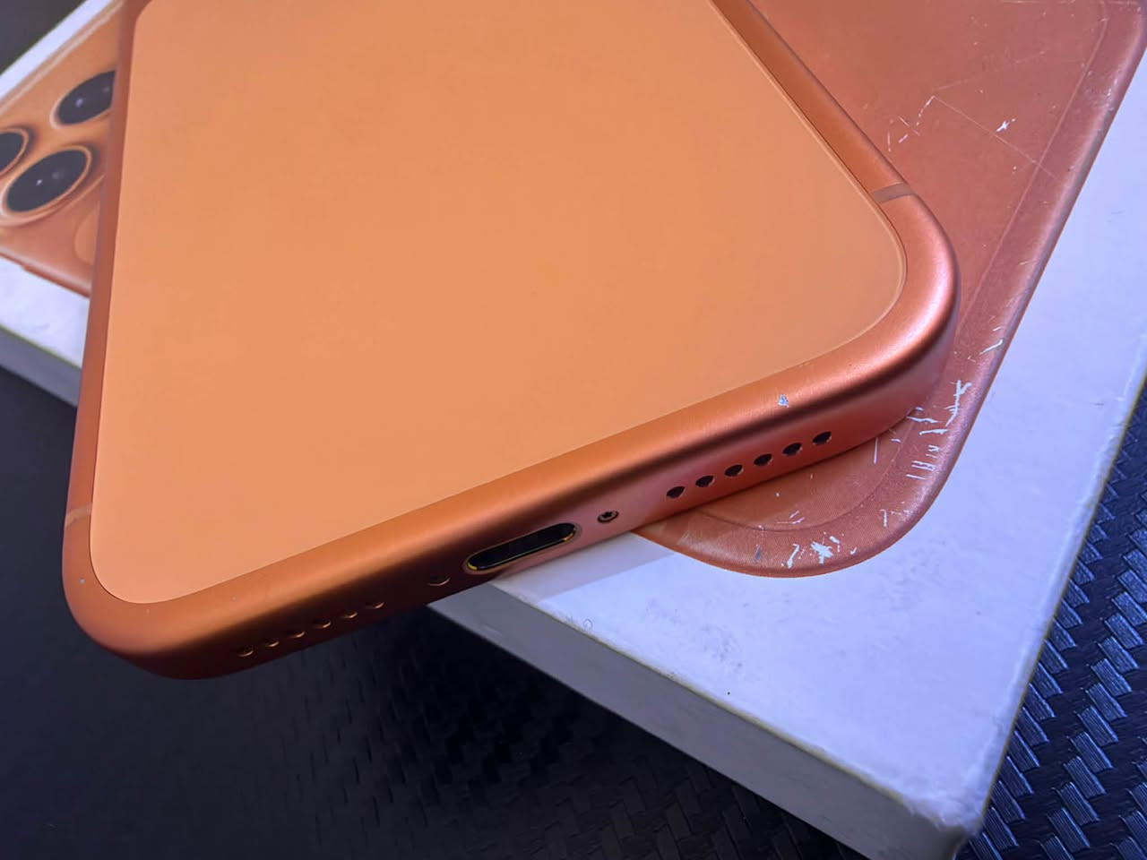 iPhone 17 pro max
الذاكره 256GB
الملحقات  كامله 
البطارية  93‎%‎🔋  
 شريحة الكتروني 
السعر  1.550.000 قفل
بغداد
