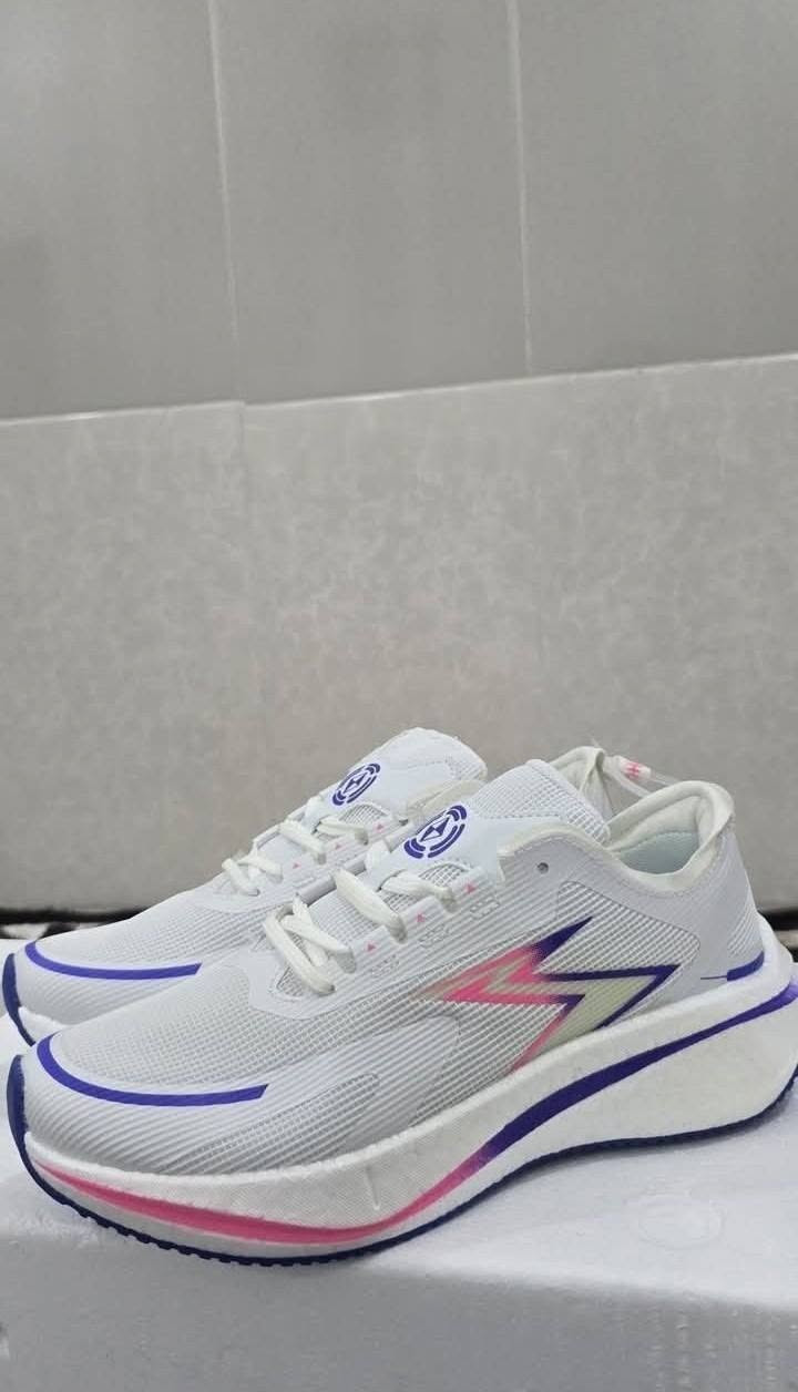 🔥 وصل الجديد 🔥
👟 أحذية فيتنامي أصلي 🇻🇳
✨ مفوّلة وخفيفة باللبس
🦶 دَبّان طبي ومريحة للقدم
💯 جودة عالية وخامة ممتازة
💰 السعر فقط 15.000 مع التوصيل
📩 للحجز والاستفسار راسلنا خاص او 
التواصل مع الرقم ***********
⚡ الكمية محدودة، لا تفوّت الفرصة!
