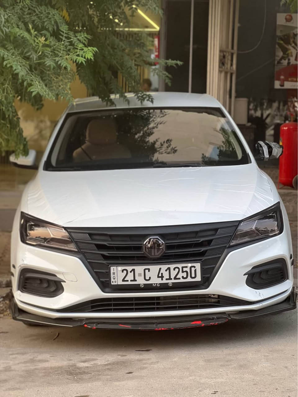 Mg5 2025
سەیارەکە زەمانی شەریکەیە 
٤٩ هەزار رۆشتوە 
بێ بۆیاغه بۆیاغی نیە 
بەس ئەو دەرگایەی ئەو شوختەی پێوەیە 
شاشە و کامێرا و تەحکوماتی سوکانە
کامل جوانکاری بۆ کراوە و سپۆرت کراوە 
١٠٢ گەڵاو معامەلەیەکی زۆر کەم 
*********** Singapore
