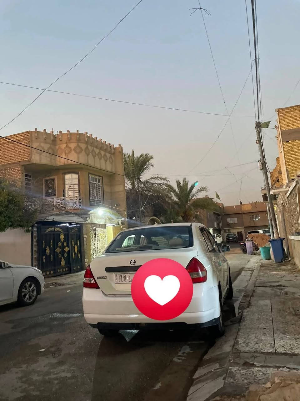 سلام عليكم اخواني الأعزاء
نيسان تيدا موديل ٢٠٠٧_٢٠٠٨ 
السيارة خير من الله كير AT
مكينة خير من الله 
باتري جديد + تخم تايرات جديد 
بيها حادث جاملغ ورى السائق 
مضبوغة عام الان جانت صفرة 
لون ابيض 
السعر 60 بيها مجال حك الجيه
مكان السيارة بغداد 
للتواصل ماسنجر واتس 
***********
