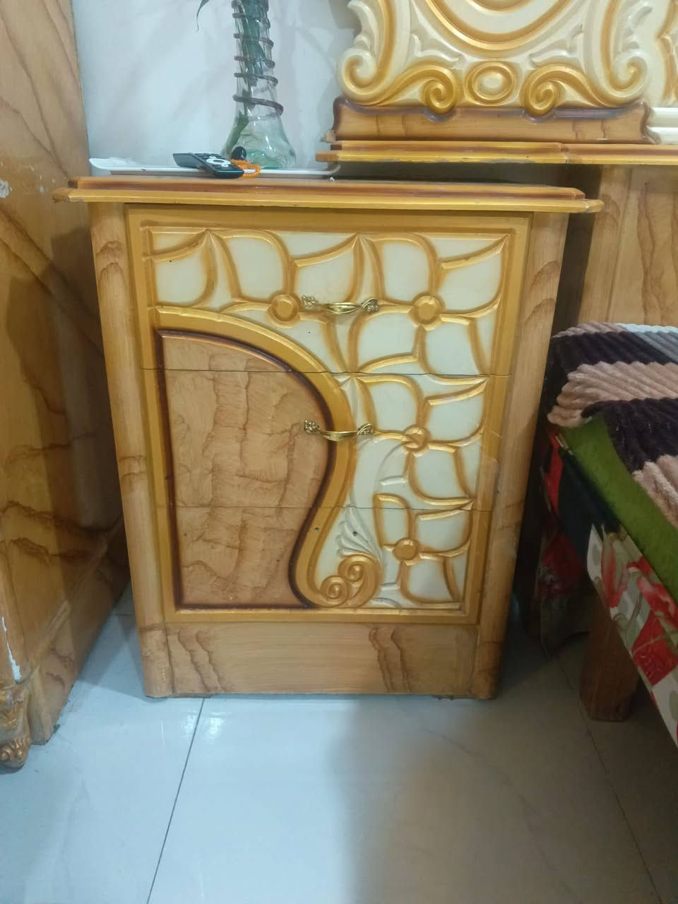 سلام عليكم غرفه نوم للبيع مستعمله السعر 650 بيه مجال ه‍ ***********
