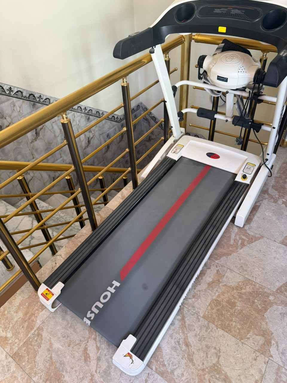 لجهاز نظيف مستخدم شهرين فقط بي رجاج لتكسير دهون ويتحمل وزن 150 كيلو سعر 200 قفل 
*********** مكان السيديه بغداد, العراق
