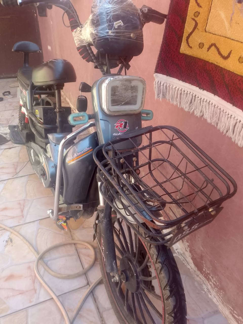السلام عليكم عندي دراجه شحن حجمها 20 دراجه كلش نظيفه والله ما بيها كل عيب بطاريات جدد خمسهبطاريات موديل 23 دراجه كامله مواصفات ما بيها اي نقص للبيع فقط عنواني محافظه كركوك حي الواسطي رقم التليفون ***********
