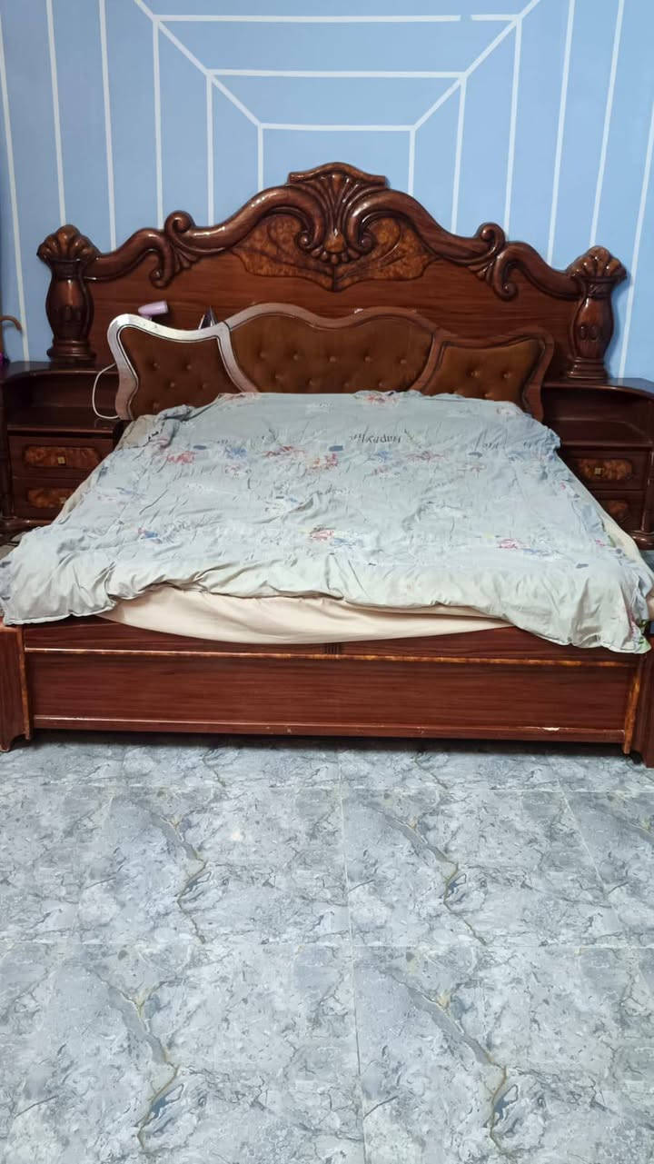 سلام عليكم غرفه للبيع بسعر مناسب الاستفسار أكثر واتساب ***********
