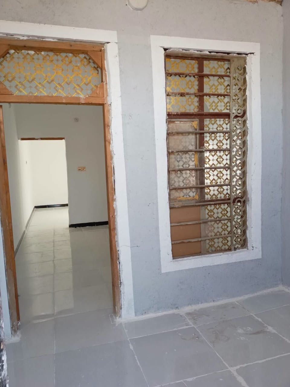 بيت للبيع مباشرمن صاحب الدار
دار للبيع مساحة 60 متر
يحتوي عل غرفه + صاله + مطبخ +طارمه + منور + صحيات
كذالك يحتوي عل خط وطني + مولد + تانكي + سخان + ماطور

مشمول بقرار الطابو

العنوان النجف الاشرف شارع المطار القديم خلف الأمير للتسوق المنزلي قرب سياج المطار

السعر (11) مليون قفل
@الجميع
