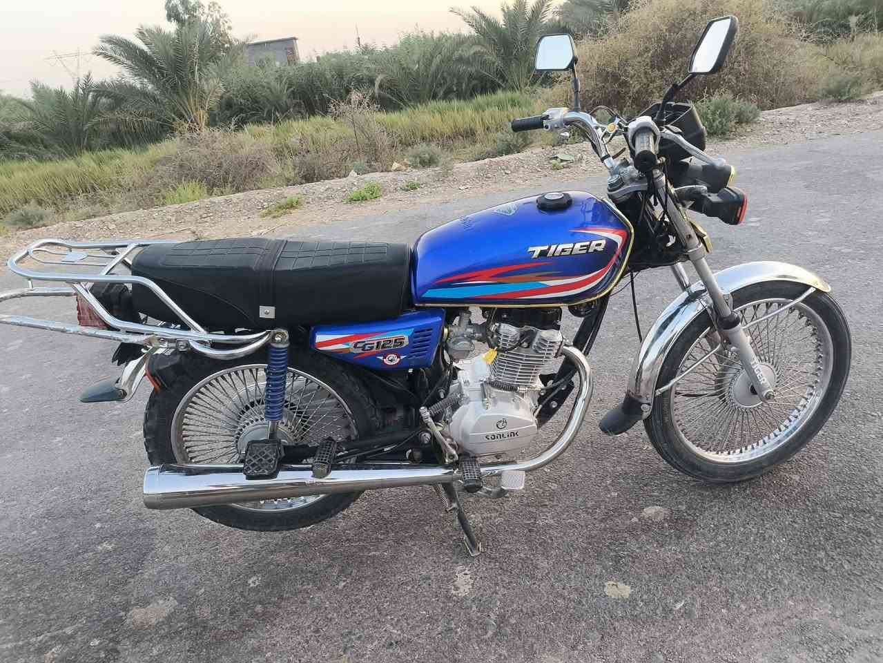 تايكر موديل 22 اوراق كامله بيها شلعه تخبل السعر 500 وبيها مجال اتصال ***********
