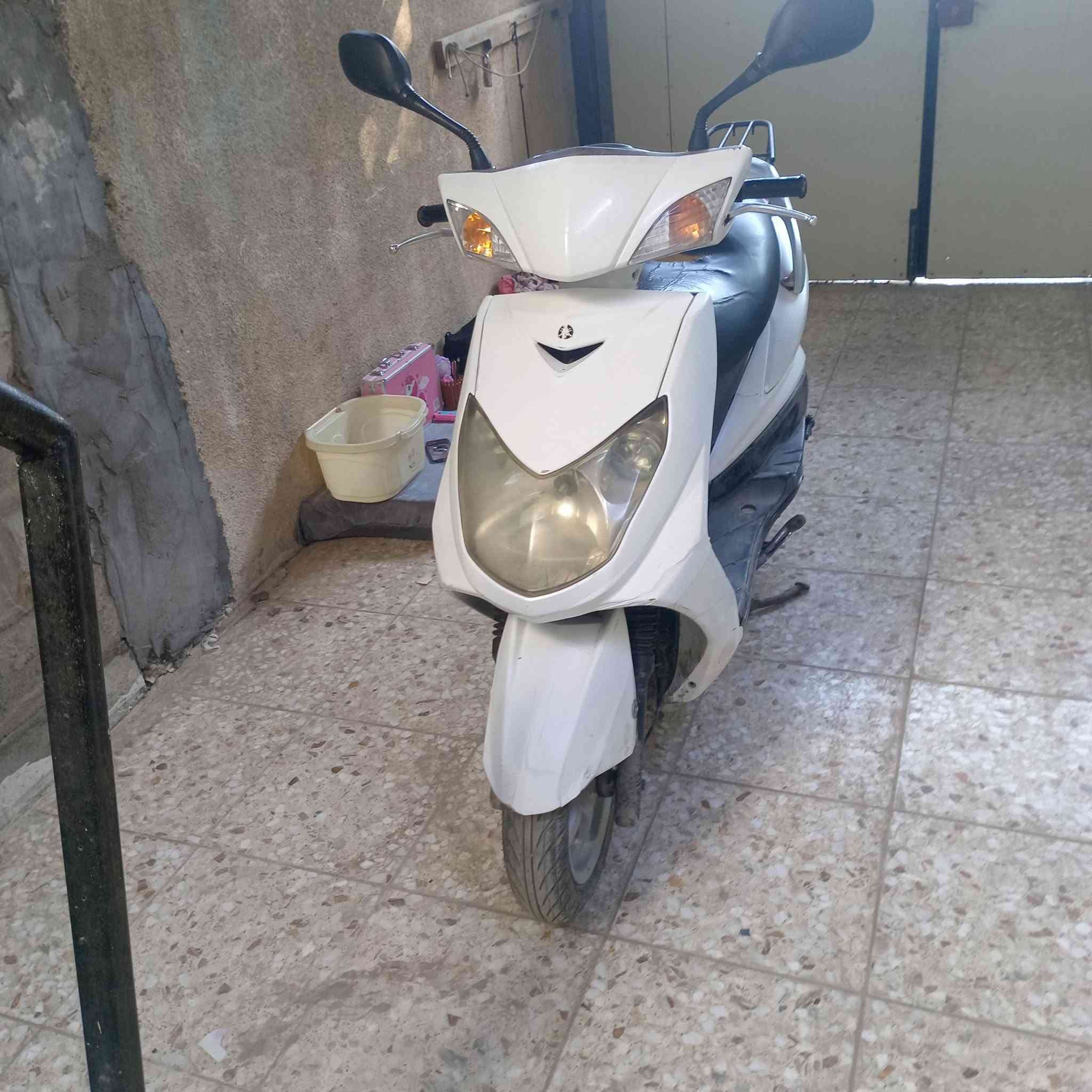 سكنس فحل دراجه نضيفه بس كفر ها الأمامي تعبان مو مثل الي بالصوره انكلبت بيها وتكسر بس دراجه نضيفه كهربائيات كلها شغاله سلف يحتاجله بس بطاريه لئن كاعده هندر واحد السعر ٤٥٠
الرقم واتساب ***********
