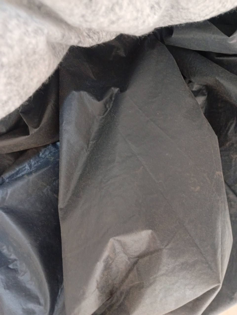 جادر سيارة نس البصورة مستخدم شي قليل وجديد كلش مطري ومبطن الاصلي + نايلون كشنات علامة هونداي ضبابي + لايتات زنون الاصلي للبيع كلهن ب60
***********

نص مكتوب في الصور:
- 6 3 حفظ مشاركة ريمكس البحث عمّا يظهر لك الاشتراك @TaswipVip شادر سيارة 😲😲 احمي سيارتك من اشعة الشمس وا ... 26 ٩:٠٩ عدسة gle البث المباشر الاشتراكات Shorts M أنت الاشتراكات Shorts الصفحة الرئيسية
