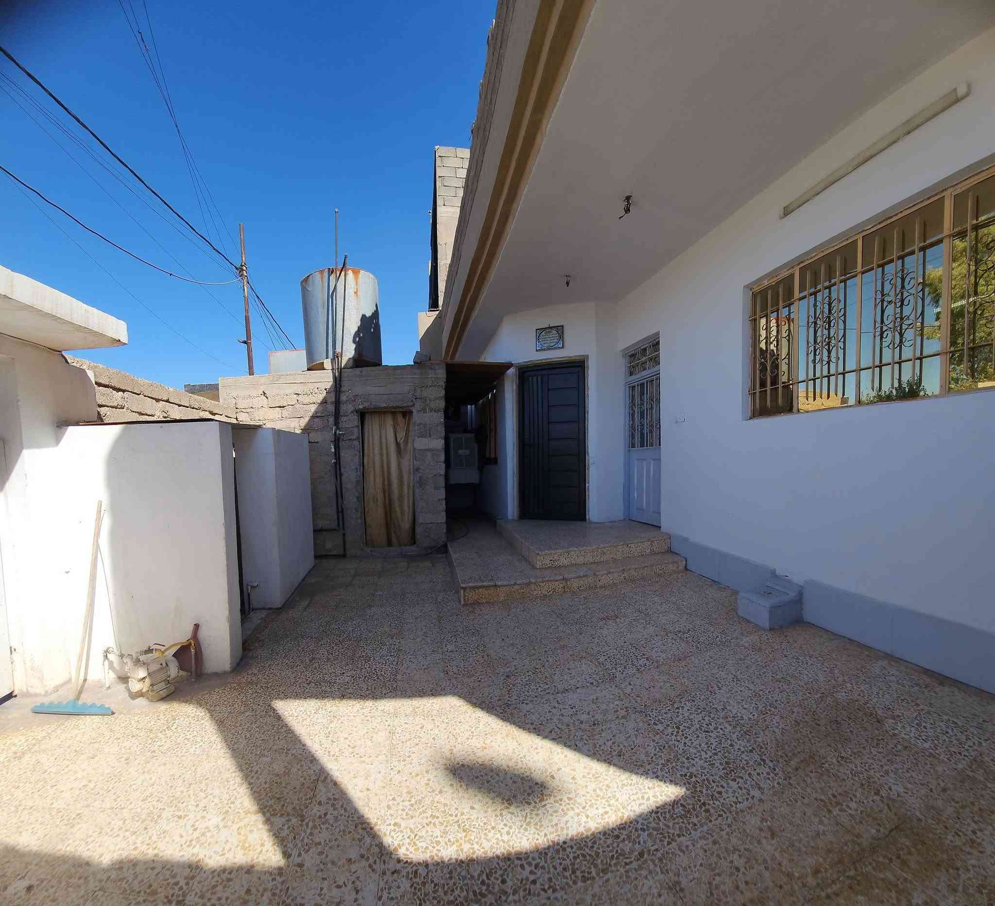 🏘🛑دار للبيع 200 متر حي السماح الاولى التسعين طابق واحد متكون من غرفتين صحيات هول استقبال ترك  مطبخ كراج كبير  مقابل البيت حديقه  الاستفسار الاتصال علا رقم ***********

