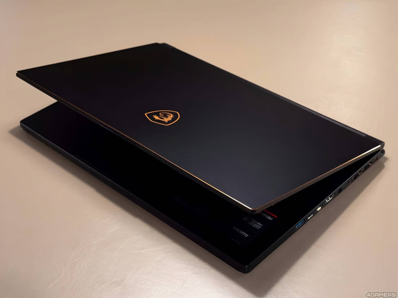 السلام عليكم
لابتوب كيمنك للبيع 
لابتوب MSI GS65   (جيل التاسع ) للبيع 
المعالج core i7 -9750H (الجيل تاسع)
الرام  (ddr5)  حجم 16GB  قابل للتطوير
الهارد (Ssd) 512 ssd  m.2 كيكا اللي يعتبر من اسرع انواع الهاردات 
كرت الشاشة الخارجي (Nvidia Geforce RTX 2070  ) حجم 8 كيكا 
الشاشه حجم 15.6 انج ضد التوهج  والانعكاس  240Hz هيرتز 
نظافة تصل الى 98%
يحتوي كل 2 فانات قوية  للتبريد ❄️ 🌬️
 يحتوي على سماعتين ستيريو مدمجتين (Stereo Speakers)🔊🔊
باتري ليثيوم 6 خلايا شحن سريع 240 واط وشاحنته الاصليه 
  كيبورد ضوئي  لون احمر  ليزري وبيهه منفذ تايب سي ورام وسيم كرت وكامره دقة 1080 الحاسبه مستخدمه شي قليل شخط واحد ‏ مابيه
بطارية 5 ساعات أو اكثر وحسب الاستخدام 
 بطارية قوية 🔋
  ‏وزن الابتوب خفيف ومناسب للتنقل
  ‏+
  ‏هدية 🎁
(ماوس+شاحنة اصلية 240W شحن سريع)
+++
هدية مع الابتوب
3 العاب+لعبة ببجي 120 فريم 
  ‏+
برامج
Microsoft office 2025
AUTOCAD 2025
PHOTOSHOP 2025

وافق ادمن❤️❤️
واتساب 
***********‬‏

نص مكتوب في الصور:
- 4GAMERS