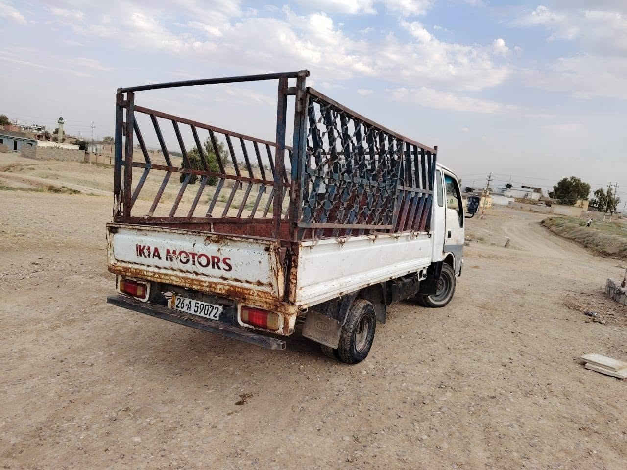 السلام عليكم
كيا فونيترا للبيع ٩٧ رقم صلاح الدين الشرعي بالموصل مشروع وطني
سياره مكينه وكير نضيفات فول وايرمنيه شغاله 
السعر ع الخاص او اتصل 
***********.... ***********
