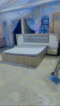 تخت خشب • نضافة ٩٠٪ • قفل