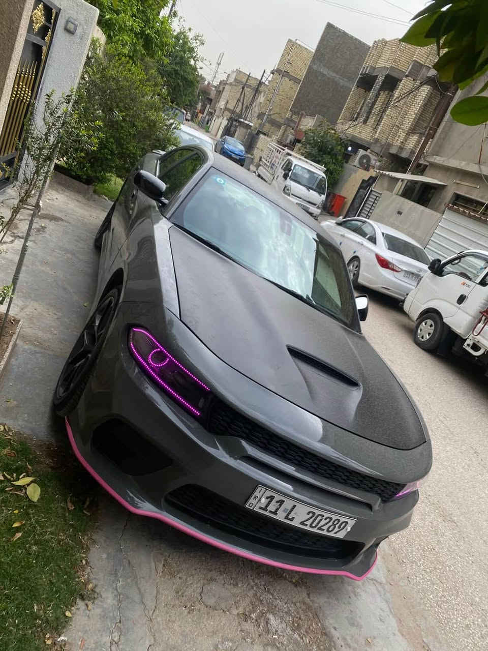السلام عليكم … جارجر SXT محدثه SRT وايد بدي بدون نفخات ماشيه 31 مايل موديل 2023 السيارة نضيفه تاخذها ما تصرف عليها شي حادثها جاملغ خلف السايق و مبدل صندوك  و بدون شواصي و بدون حوض و بدون ايرباكات السياره 6 سلندر و نشطه ما شاء الله سعرها 240 و بيها مجال الشراي يتصل على الرقم ***********
