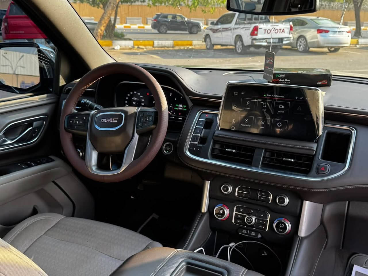 للبيع GMC Yukon SLE موديل
2023، سيارة نظيفة ومحافظة،
ماشية 61 ألف كم فقط، مع كفالة عامة.

المواصفات:
GMC Yukon SLE :الموديل •
• السنة: 2023
• المحرك: 5.3 لتر &V
• الكير: أوتوماتيك 10 سرعات
• اللون الخارجي: أسود
• الممشى: 61000 كم
• عدد المقاعد: 8 ركاب
• الكفالة: كفالة عامة سارية •
• شاشة ترفيهية 10.2 إنش
Androidg Apple CarPlay •
Auto
• كاميرا خلفية
• حساسات خلفية
• مثبت سرعة
• تشغيل زر
• دخول ذكي بدون مفتاح
• تحكم بالمقود
• بلوتوث وUSB
• تكييف أمامي وخلفي
. مقاعد صف ثانٍ قابلة للطي
• مساحة تخزين خلفية واسعة
• أنظمة الثبات والتحكم بالجر
• نظام مراقبة ضغط الإ
• أنظمة أمان ومساعدة للسائق

للتواصل : ***********
