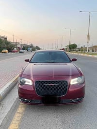 إعلان بيع سيارة كرايسلر s300 🚘 كرايسلر 300 – موديل 2020 🔴 اللون: أحمر ...