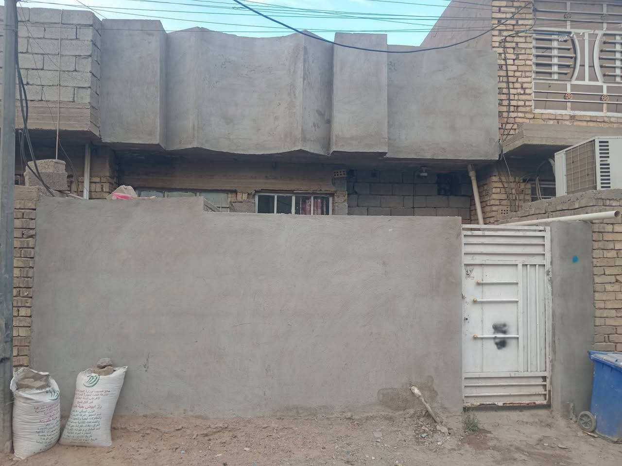 أسوار بغداد • ١٠٠م • واجهة ٦م