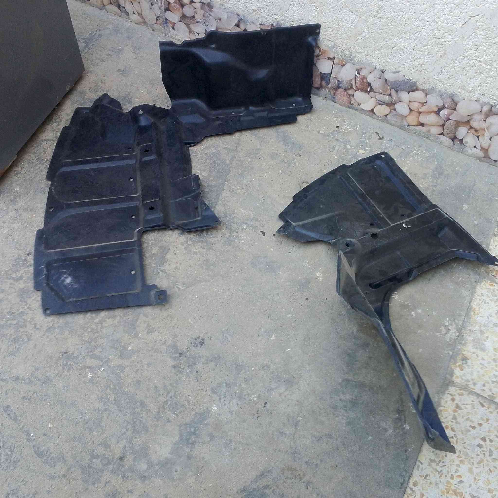 السلام عليكم غراض جيلي اف سي وكبر مستيبوشي
للبيع الدعاميه والدرع والداينمو بلجيس 
مكان الكوت ***********
