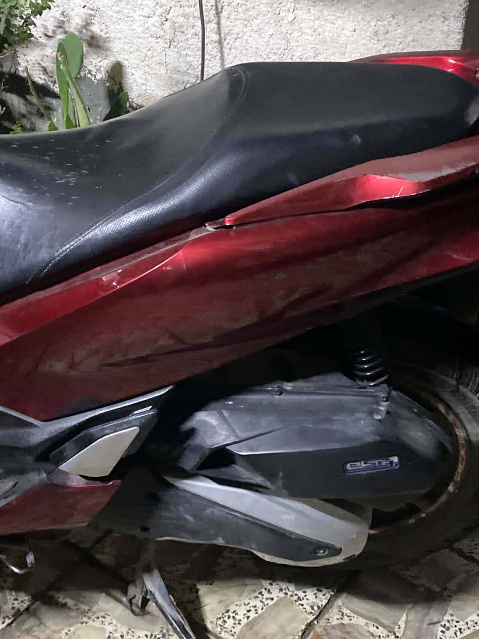 جيل الرابع  نضيفه مكينه كهربات كله شغال  حساس ازدحام  مانع نزلاق شغال نقص التريشه فقط للاستفسار ***********سعره ب16بيه مجال  مكاني كربلاء حي العامل
