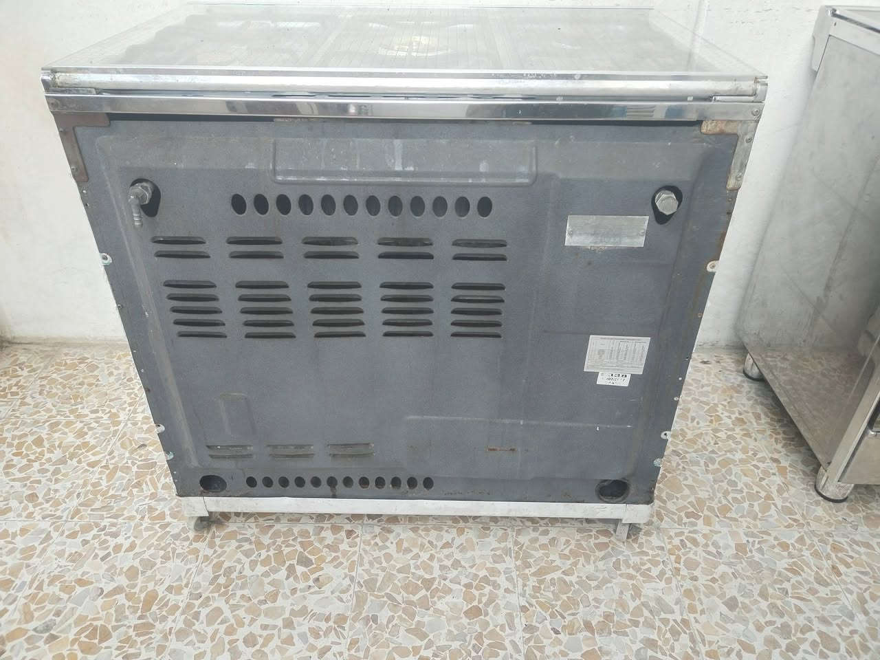 طباخ فريش مصري نظام بوري فرن خطين يشتغل قياس 90 *60 شغال فرن شغال جدا نظيف العنوان موصل جانب الأيمن رجم حديد للاستفسار
***********
***********
