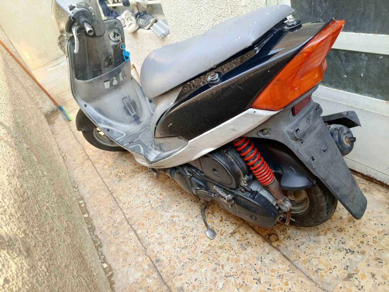 ماكس منغولي نضيف سلف هندر قفل ستيرن قفل جنطه كله شغال عارضها 400 وبيها مجال قليل سلف رياضي مكاني الدوره ابو دشير *********** وتساب فقط
