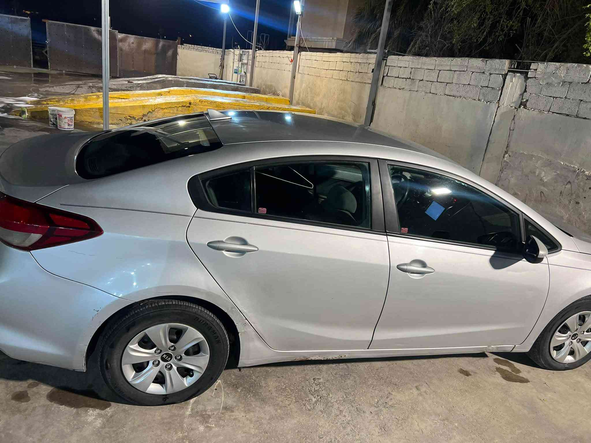 سلام عليكم للبيع كيا فورتي موديل 17
سياره مواصفات اعتيادية 
وارد امريكي محرك 2000 
ضررها بداية البنيد فقط السونار منشور 
انضمه قياده كير محرك تبريد كله مكفول 
مكاني بغداد حي جهاد 
***********
