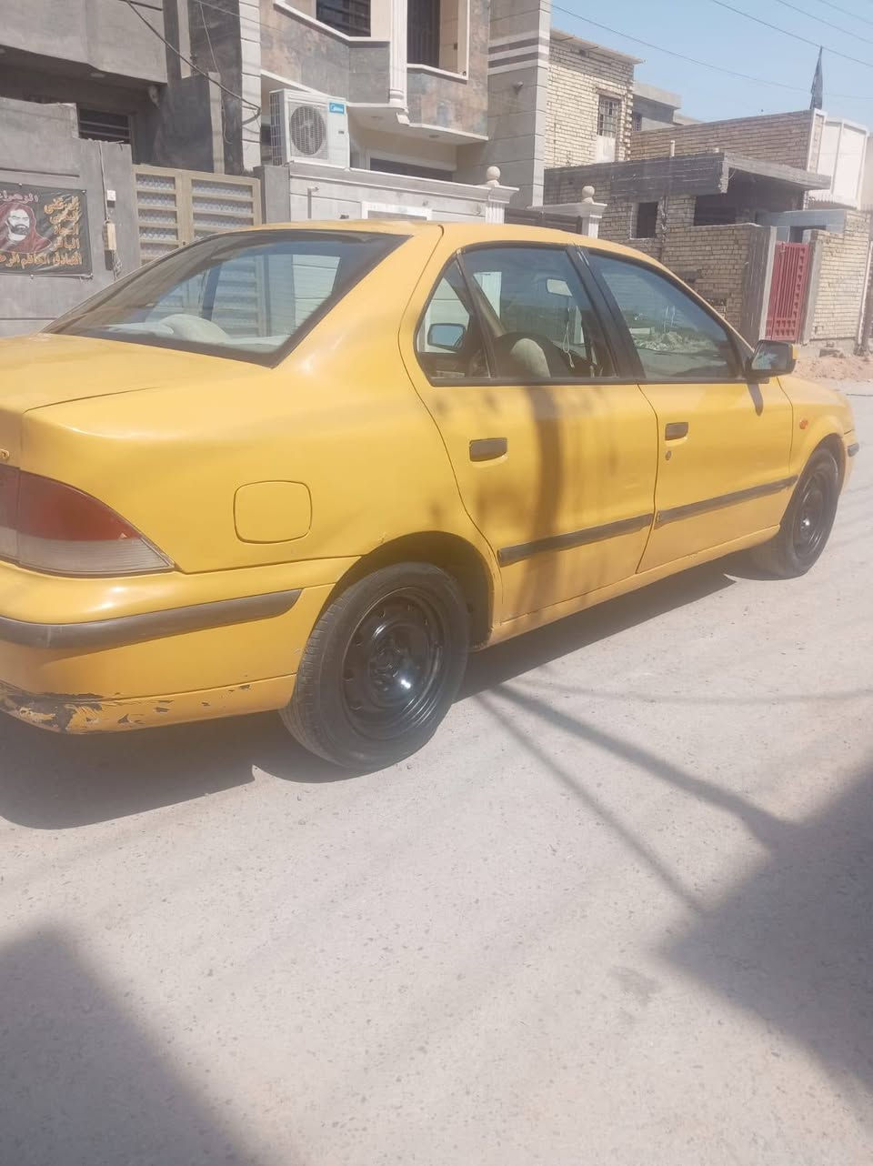 سياره سمند مكينه كير مكفولات سياره حلوه نضيفه السعر 23 وبيها مجال  رقم ***********
