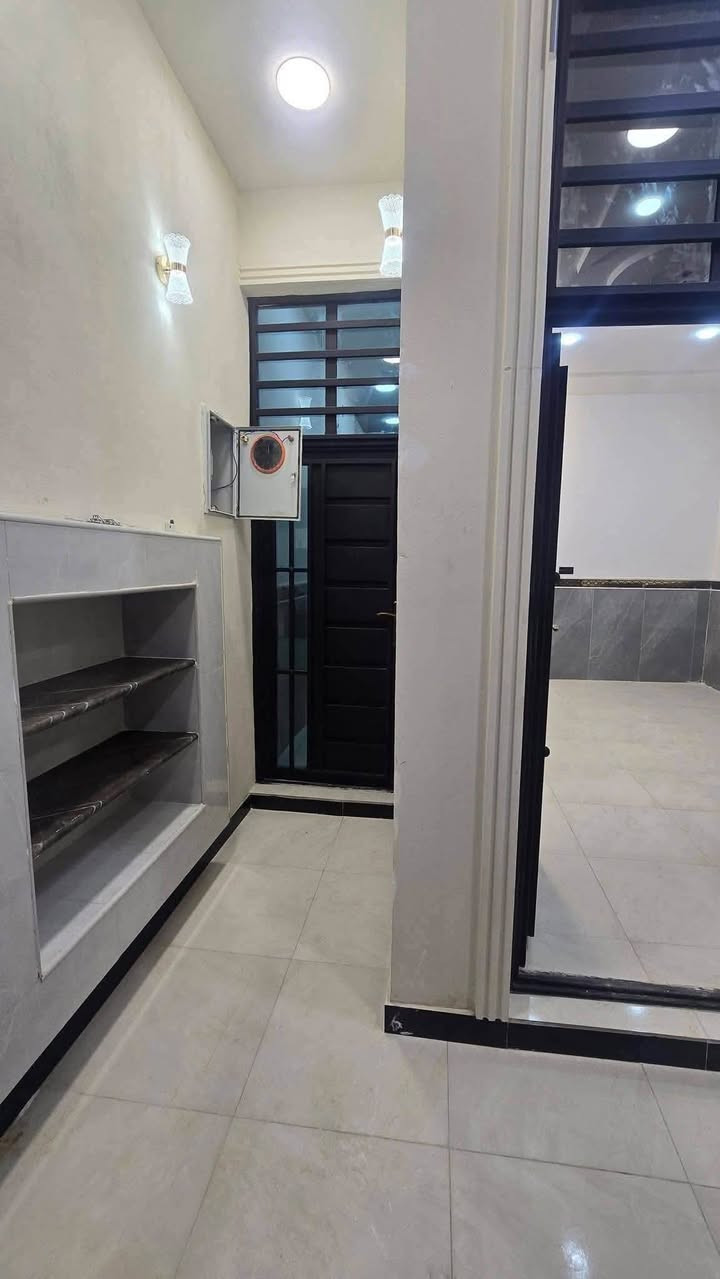 🏠  دار الــبــيـع نـهـاونـــد الاولــئ🏠
      خلف شارع 20 قرب صيانه كهرباء 

        🚧 المساحه (100م طابق ونص 🚧
           يتكون الطابق واحد الارضي
🏡غرفتين نوم وصالة+دبل فاليوم واستقبال ومطبخ 🏡
    🛁وصحيات خارجية 🚿وداخلية 🚽

  للاستفسار مراسلة الصفحه او الاتصال
      (📲***********
