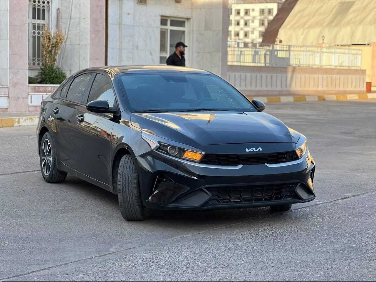 السلام عليكم 
للبيع كيا فورتي اسود 2024 LX
محرك 20 دوش 
ماشي4الف ميل 
سيارة بيها بابئن صبغ و جملغ ورابدون دواخل  
سياره كل ارباكات شركة 
سياره بدون و كلير أمريكي شرط
سياره بيها بقصه بل صندوق شرط 
سياره بدون رقم ترقيم شمالي فقط 
تكلفة رقم 11ورقه  
ملاحظة صوار حادث موجوده في المنشور 
اي استفسار عن سيارة خاص مفتوح 
👇👇👇
https://bid.cars/en/lot/0-41621875/2024-KIA-Forte-3KPF24AD5RE719195

السعر122 وه ره قه ومجال
أخوكم شلال كوردى
*********** واتساب 
*********** اتصال 
عنوان أربيل معارض السيارات أربيل, العراق

نص مكتوب في الصور:
- 1 / 18 bid.cars/en/lot/0-416 BIDCARS BidCars - Your Best Car Broker bid.cars تثبيت
- 2 / 18 bid.cars/en/lot/0-416 BIDCARS تثبيت BidCars - Your Best Car Broker bid.cars
- BIDCARS