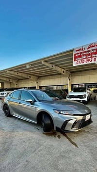 كامري SE • ٢٠٢٥ • هايبرد