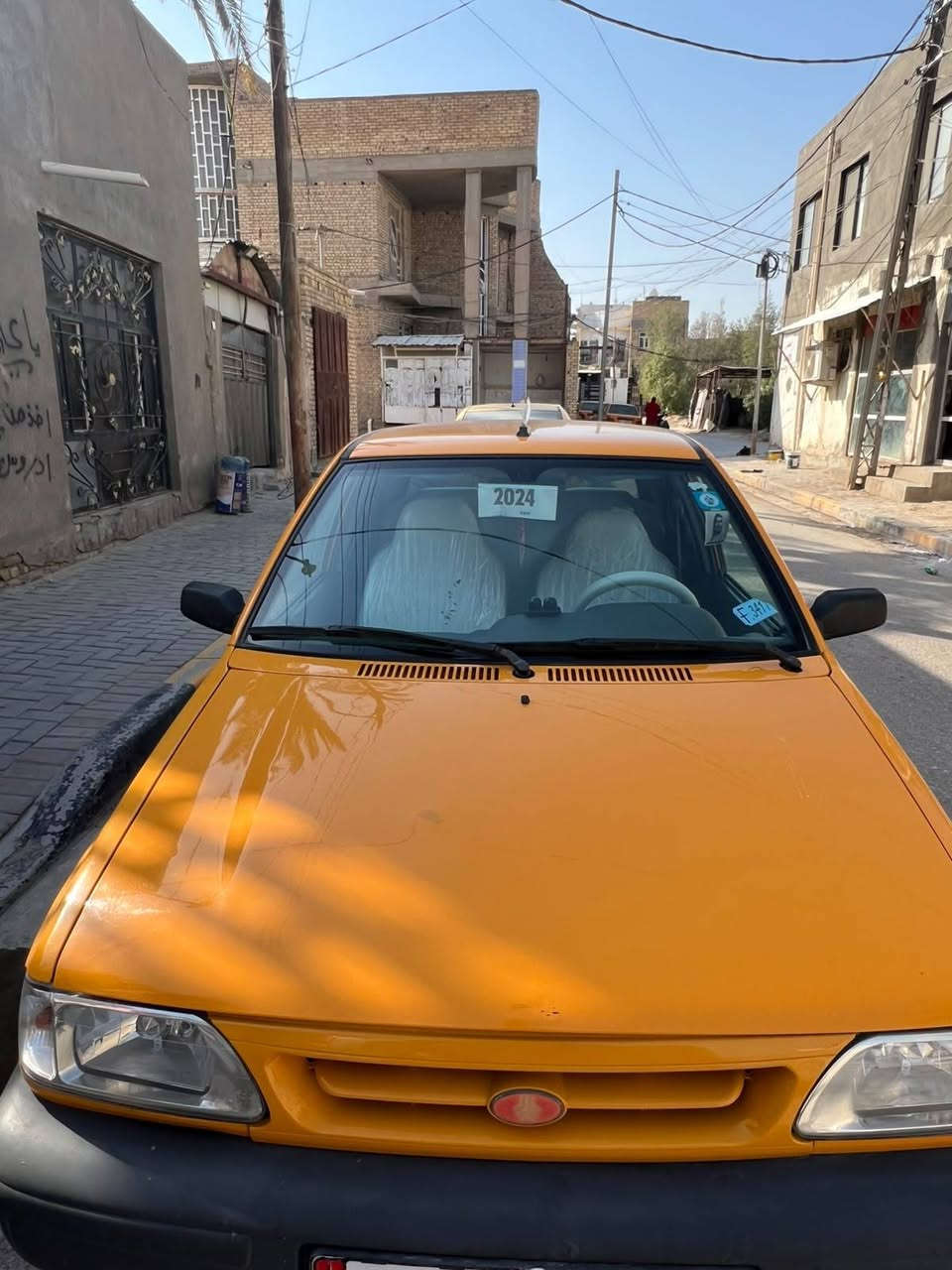 السلام عليكم ورحمة
سايبه للبيع موديل 24 السياره جاهزه من كلشي. كير مكينه تبريد. حداديه تخم تاير. مكينه غاز بانزين. مالكهه بالديوانيه. بيهه دحجه بالباب خلف السايق مال ستوته ومصلحه وبيهه الجاملغ الامامي 
السعر 62.. ***********
