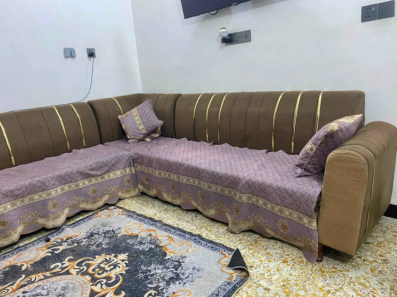 لسلام عليكم تخم 10مقعد  مكان بغداد السعر 130حي اور اي استفسار على  رقم الهاتف متواجد خاص ***********

