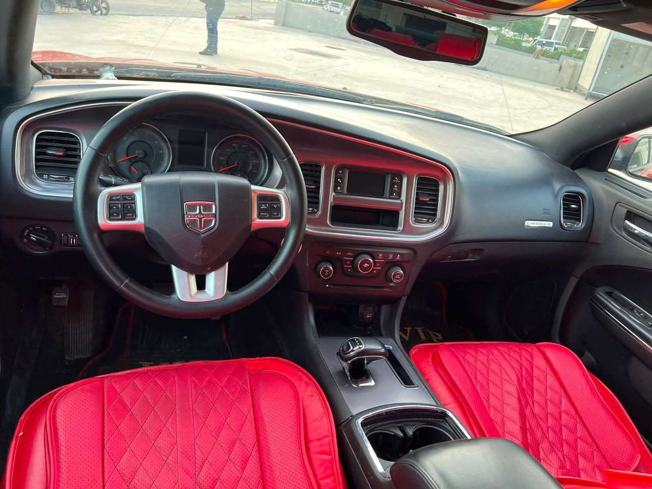 dodge charger
فڕۆشتن یان گۆڕینەوە 
مۆدێل 2014 
 V6 3.6
مواسفات فوولی بێ سڵاید 
کوشن جلد و هیتەر 
گێڕ و مەکینەو کارەبایی بەشەرت 
تەقەو ڕەقە بەشەرت 
یەک دینار مەسرەفی تیا نیە 
برێکی بەستراوە 
بڕاوەیی دووبەی 
$66 مجال
*********** أربيل, العراق
