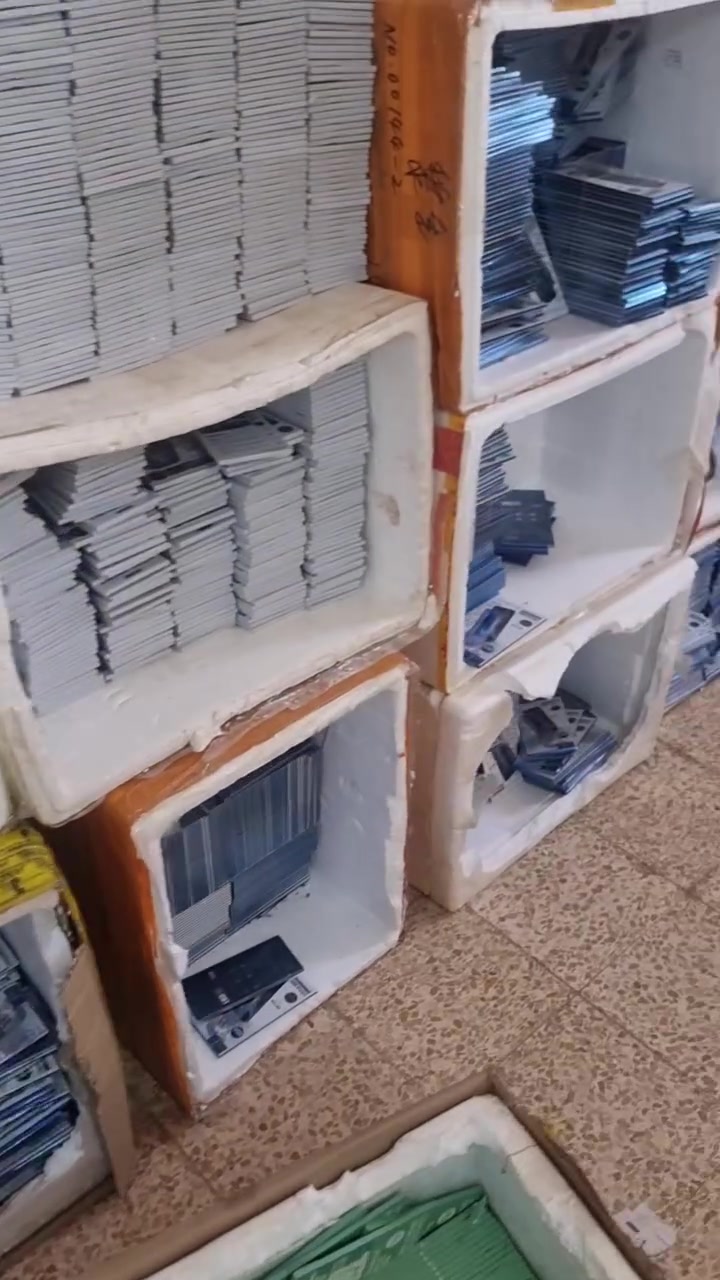 لواصق درجة اولى بيها طبقتين حماية للشاشة وبعرض مغري القطعة ب250 دينار واقل كمية للطلب 200 قطعة لاصق يجيك مشكل بيه اكثر من 50 ايتم اكثرها جوكرات والكمية محدودة والتوصيل لكل محافظات العراق للحجز على الرقم ***********
