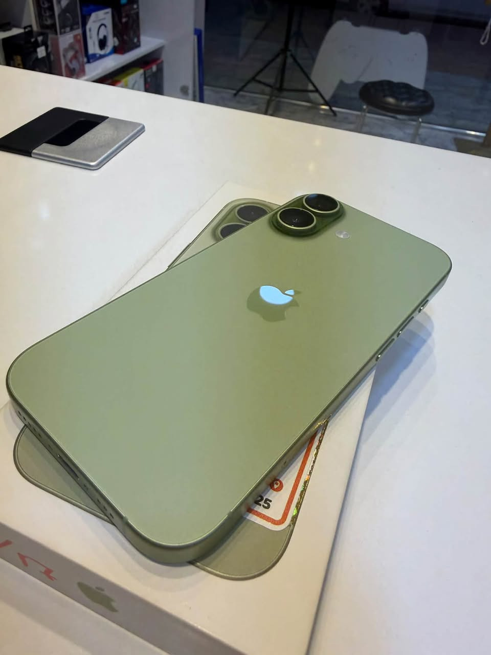 📱 للبيع iPhone 17 العادي
💚 اللون: أخضر
💾 الذاكرة: 256GB
🔋 نسبة البطارية: 100%
🔄 عدد مرات الشحن: 90 مرة
🌍 نسخة شرق أوسط – عربي
📦 الجهاز كامل مع الملحقات

💰 السعر: 1,250,000 دينار عراقي

📍 العنوان: كربلاء – حي الموظفين – شارع الحوانيت مقابيل قصابية وسام
📞 رقم الهاتف: ***********
