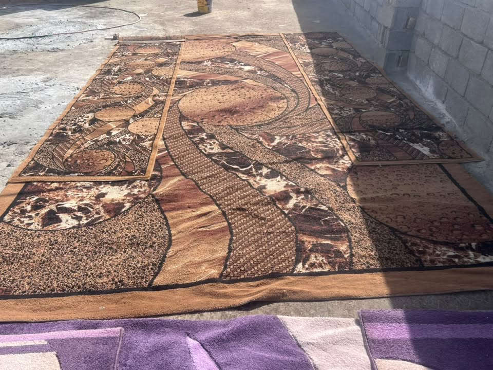 السلام عليكم للبيع اصليات كاشان اصلي إيراني درجى اولى البنفسجيه 3 في 4 هيه والبسط جديده 
والثانيه 5 في 3 هيه والبسط 
البنفسجيه هيه والبسط 100
والثانيه الجوزيه هيه والبسط 125
كربلاء طويريج الرجيبه حي العسكري 
***********
